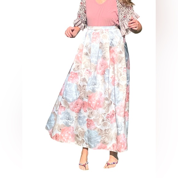 Morgan & Co. Floral Maxi Skirt in Pink and Gray - Picture 5 of 8